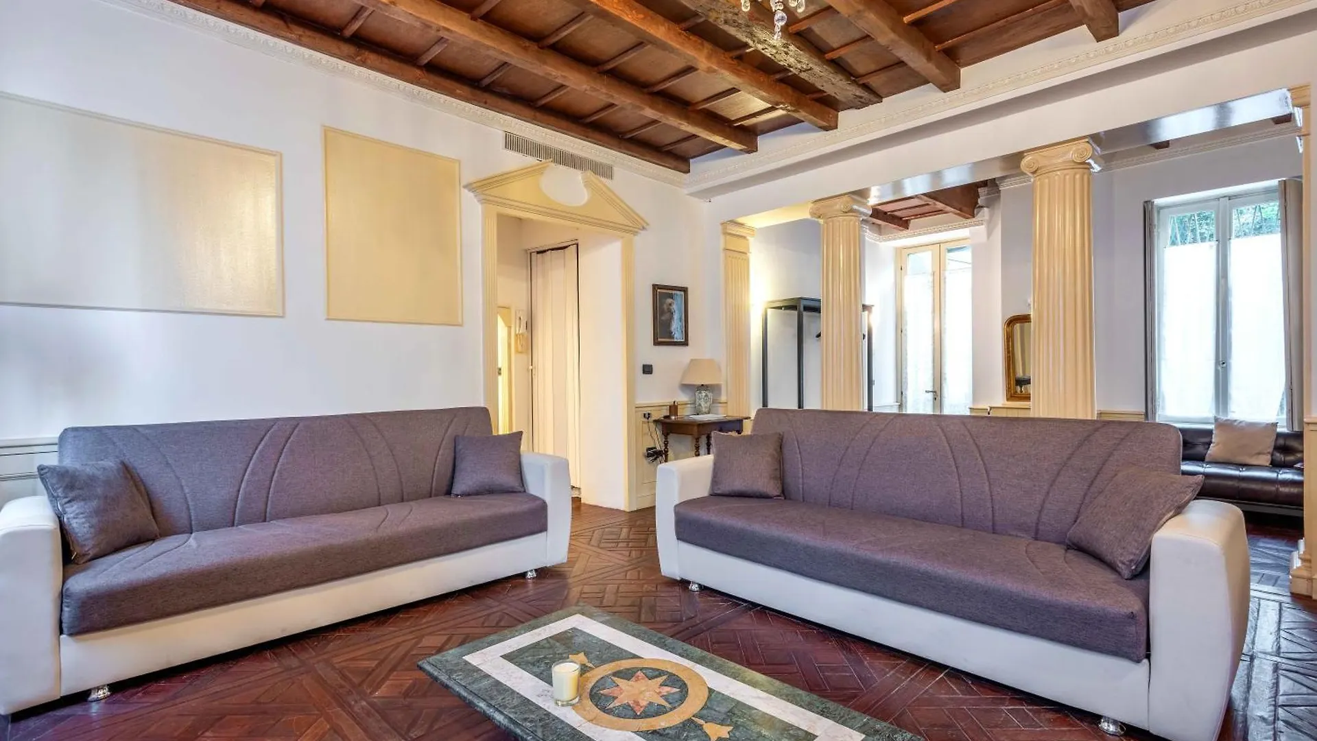 Exclusive 4 Bedrooms Apartment Near Duomo Milaan
