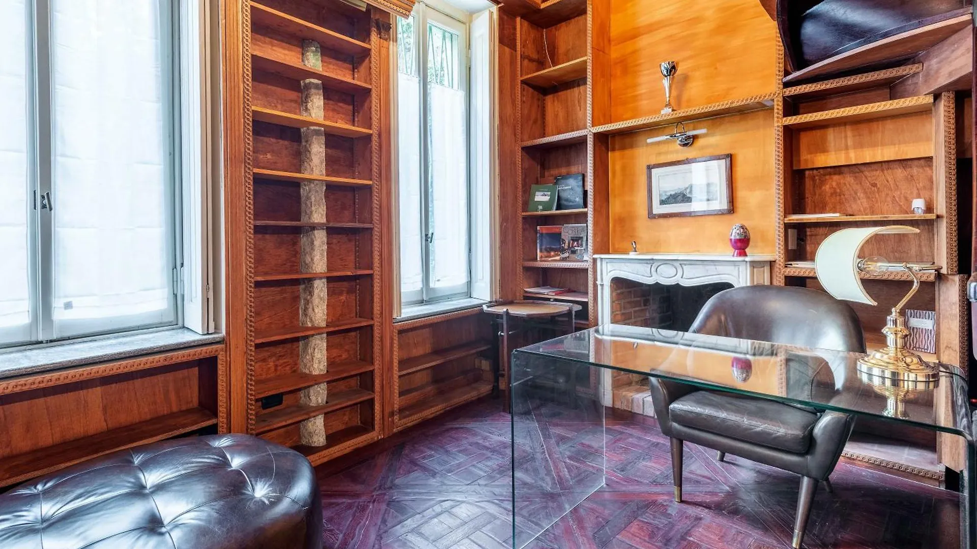 Exclusive 4 Bedrooms Apartment Near Duomo Milaan 0*,  Italië