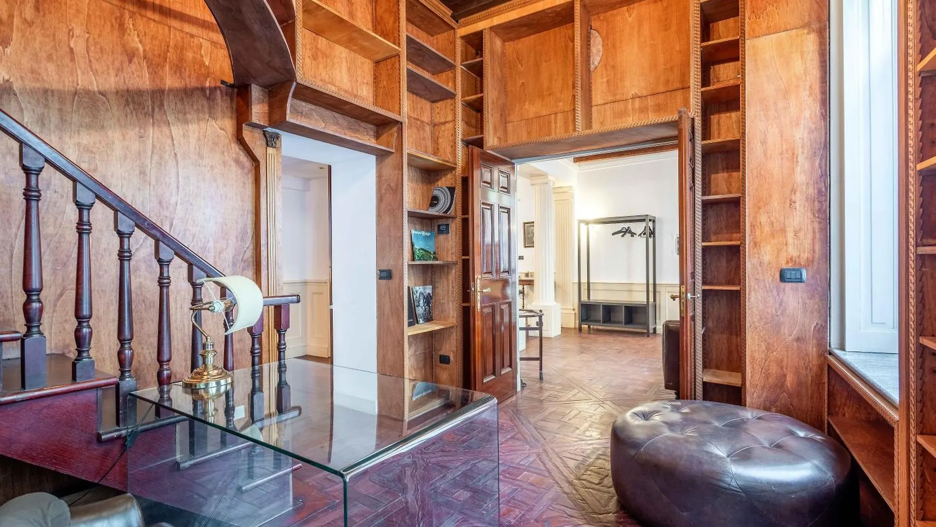 Exclusive 4 Bedrooms Apartment Near Duomo Milaan