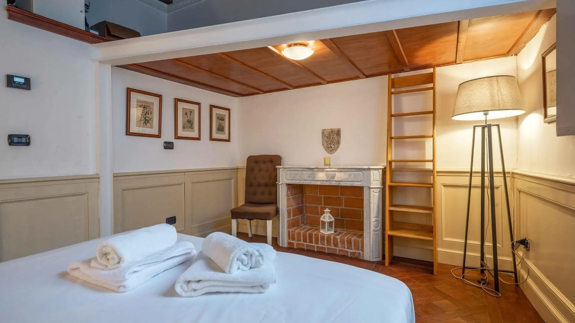 Exclusive 4 Bedrooms Apartment Near Duomo Milaan